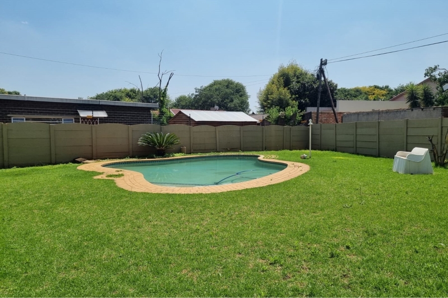 4 Bedroom Property for Sale in Petersfield Gauteng