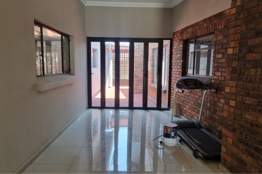 4 Bedroom Property for Sale in Petersfield Gauteng