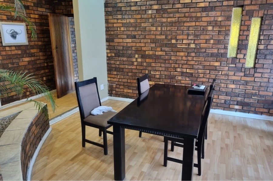 4 Bedroom Property for Sale in Petersfield Gauteng