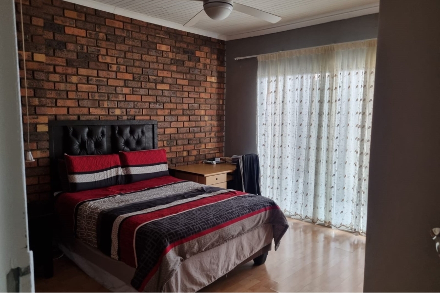 4 Bedroom Property for Sale in Petersfield Gauteng