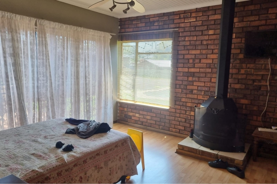 4 Bedroom Property for Sale in Petersfield Gauteng