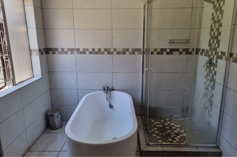 4 Bedroom Property for Sale in Petersfield Gauteng