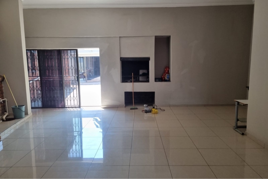 4 Bedroom Property for Sale in Petersfield Gauteng