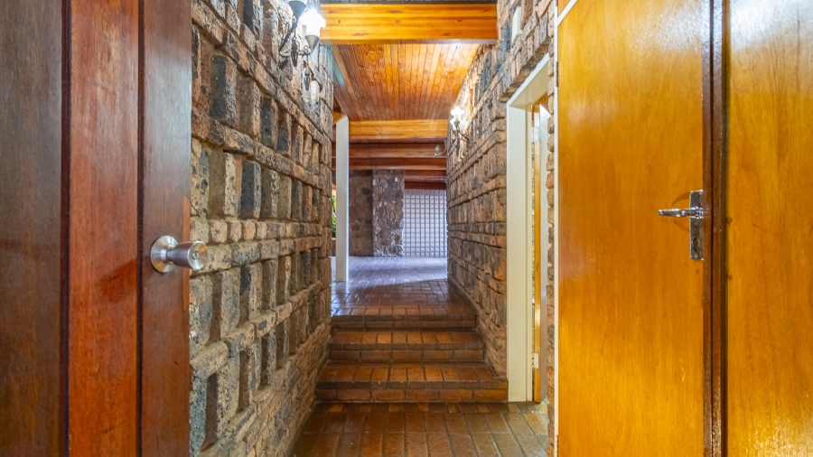 10 Bedroom Property for Sale in Olympus AH Gauteng