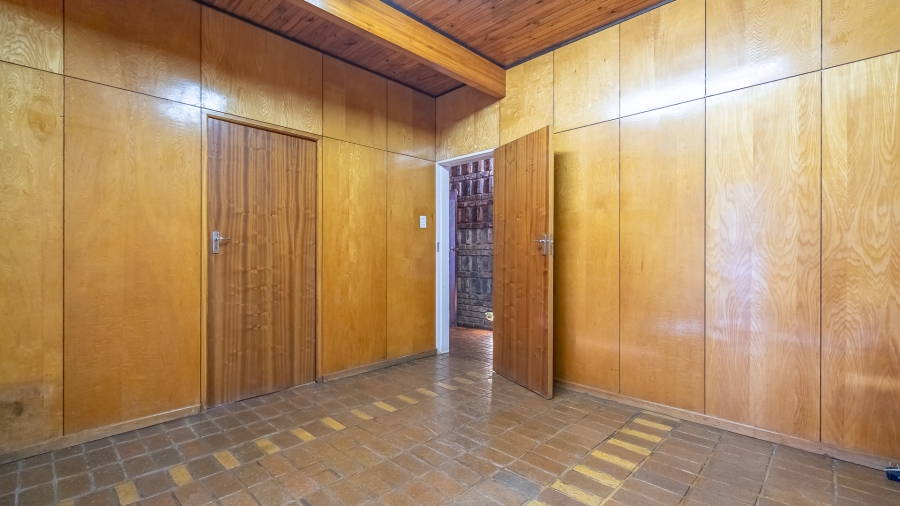 10 Bedroom Property for Sale in Olympus AH Gauteng
