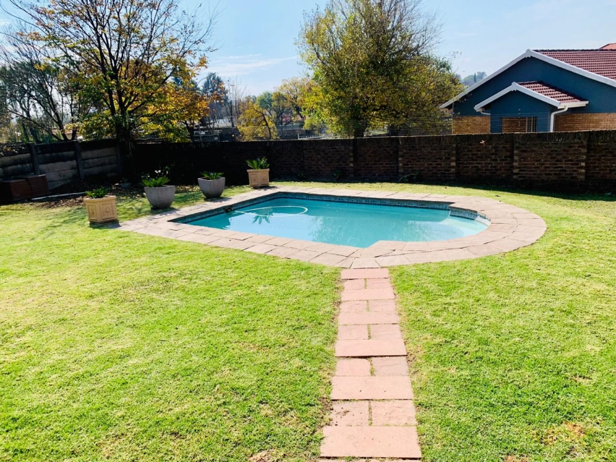 4 Bedroom Property for Sale in Rensburg Gauteng