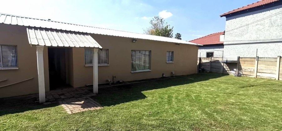 4 Bedroom Property for Sale in Rensburg Gauteng