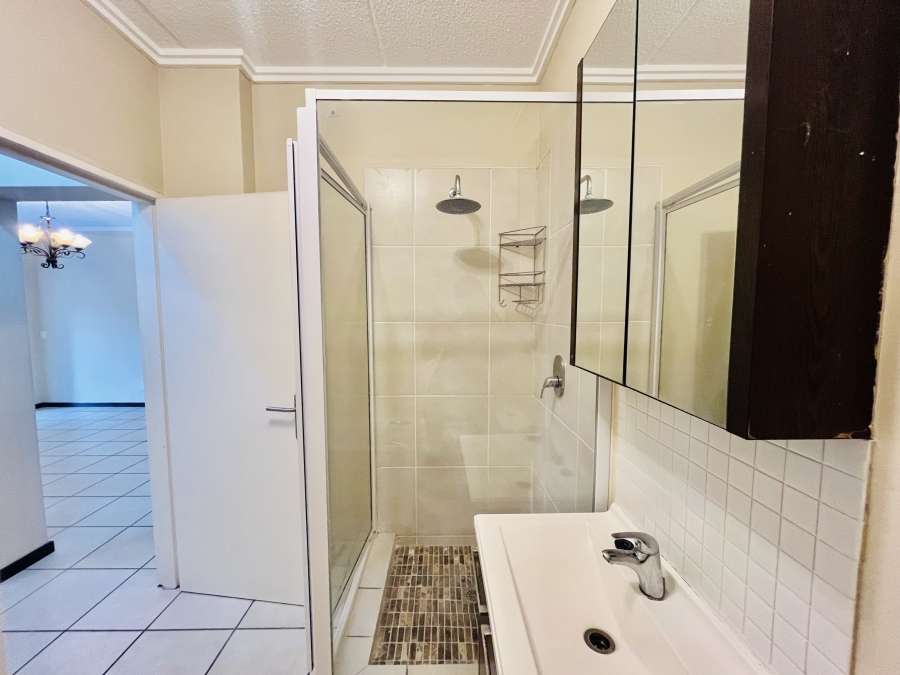 To Let 1 Bedroom Property for Rent in Bryanston Gauteng