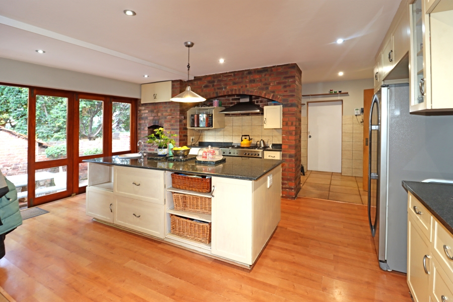 To Let 4 Bedroom Property for Rent in Linden Gauteng