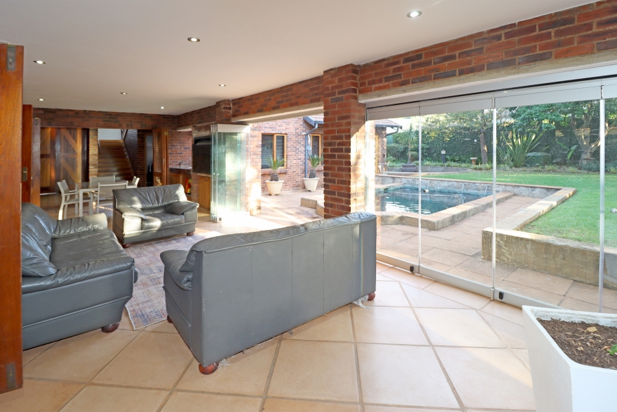 To Let 4 Bedroom Property for Rent in Linden Gauteng