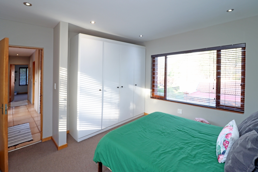 To Let 4 Bedroom Property for Rent in Linden Gauteng