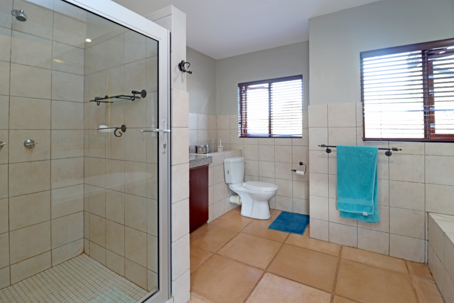 To Let 4 Bedroom Property for Rent in Linden Gauteng