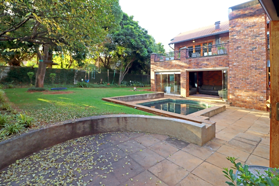 To Let 4 Bedroom Property for Rent in Linden Gauteng