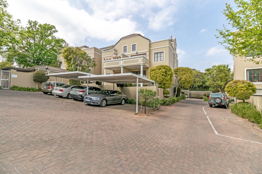 2 Bedroom Property for Sale in Saxonwold Gauteng