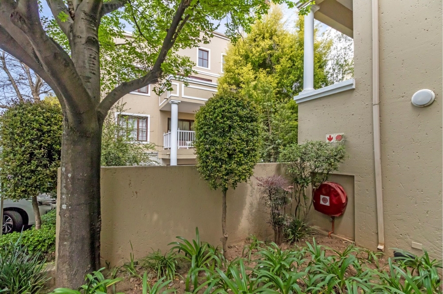 2 Bedroom Property for Sale in Saxonwold Gauteng