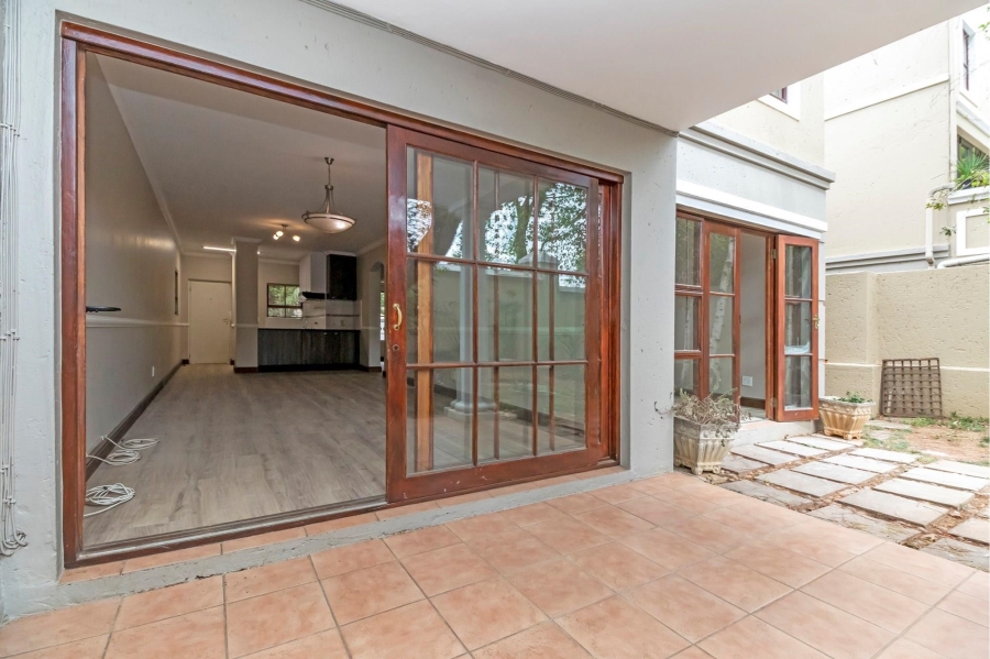 2 Bedroom Property for Sale in Saxonwold Gauteng