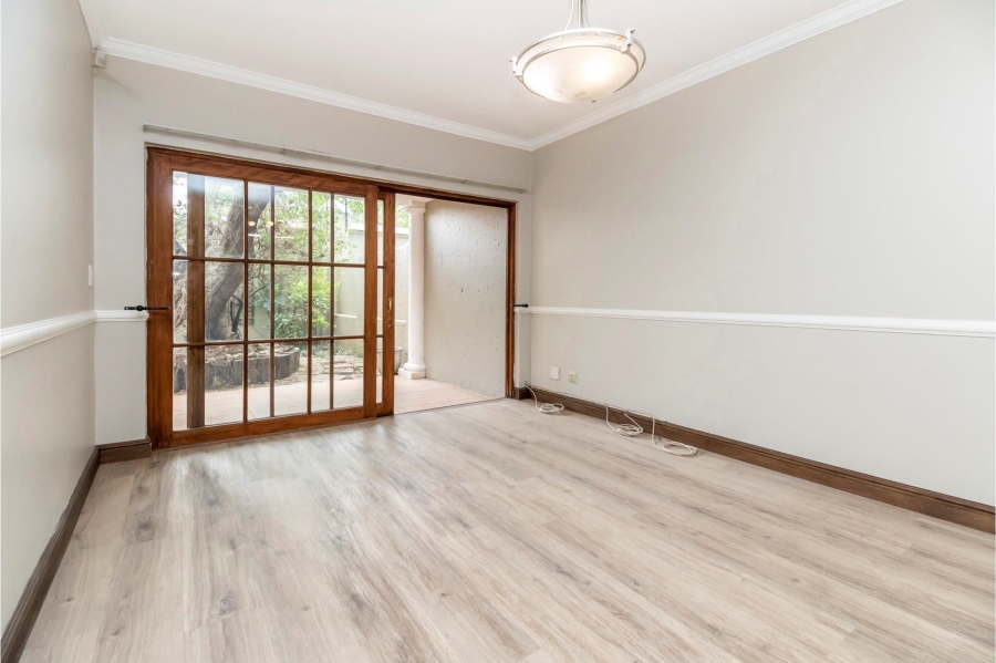 2 Bedroom Property for Sale in Saxonwold Gauteng