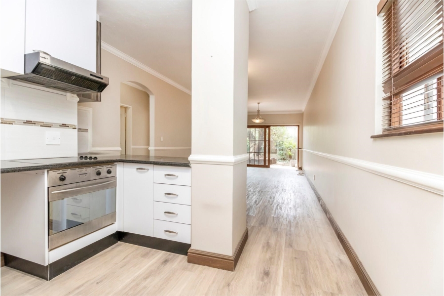 2 Bedroom Property for Sale in Saxonwold Gauteng