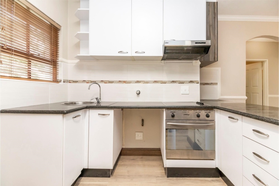2 Bedroom Property for Sale in Saxonwold Gauteng