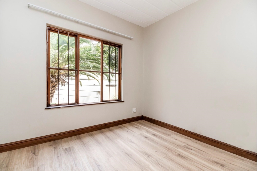 2 Bedroom Property for Sale in Saxonwold Gauteng