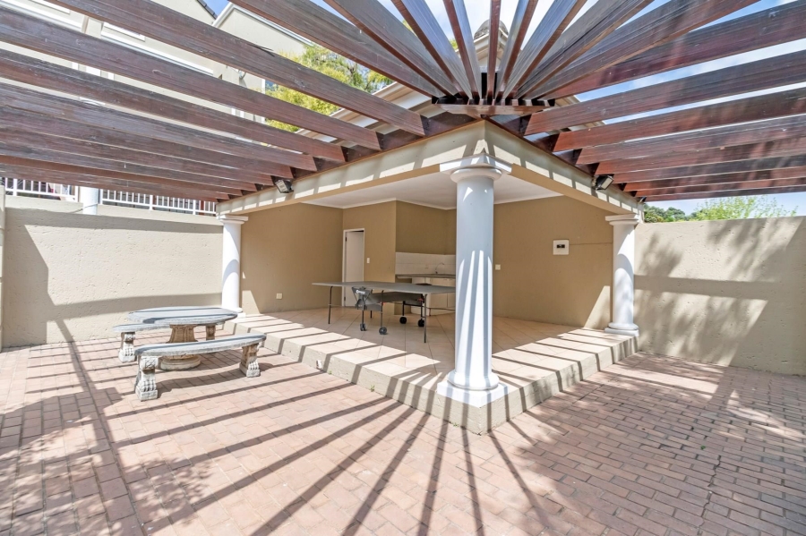 2 Bedroom Property for Sale in Saxonwold Gauteng