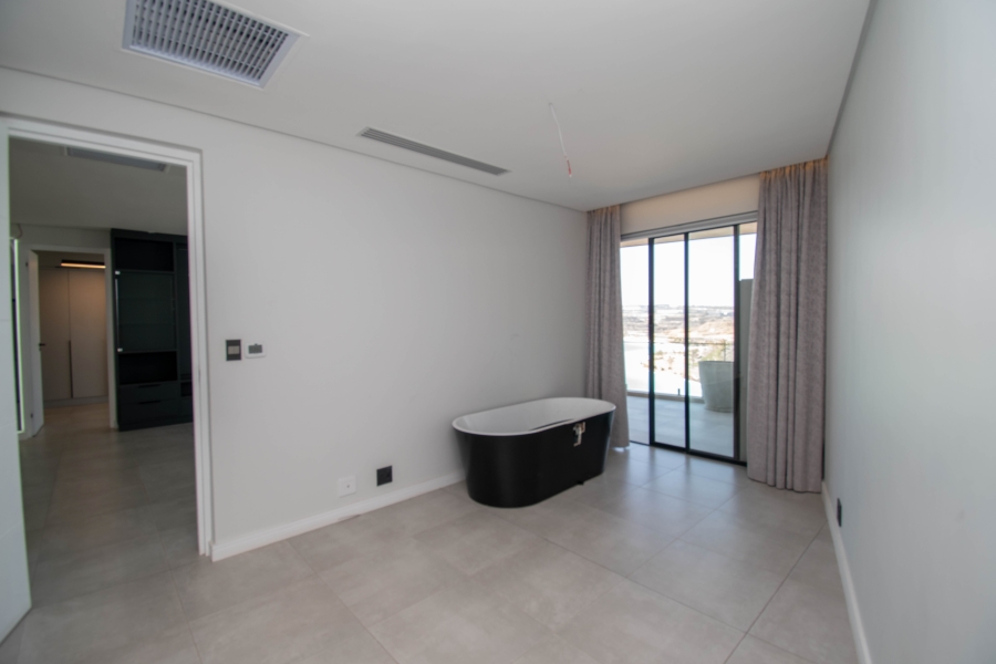 To Let 2 Bedroom Property for Rent in Waterfall Gauteng