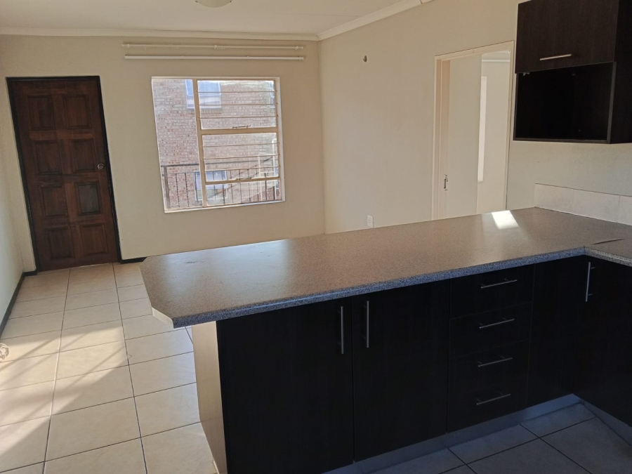 To Let 3 Bedroom Property for Rent in Horison Gauteng
