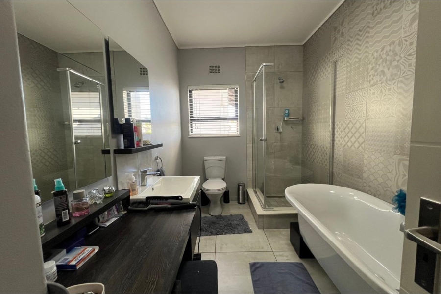 3 Bedroom Property for Sale in North Riding Gauteng
