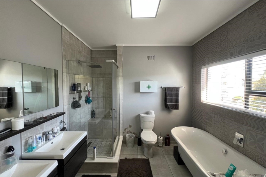 3 Bedroom Property for Sale in North Riding Gauteng