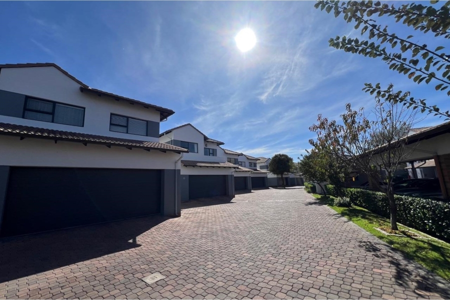 3 Bedroom Property for Sale in North Riding Gauteng