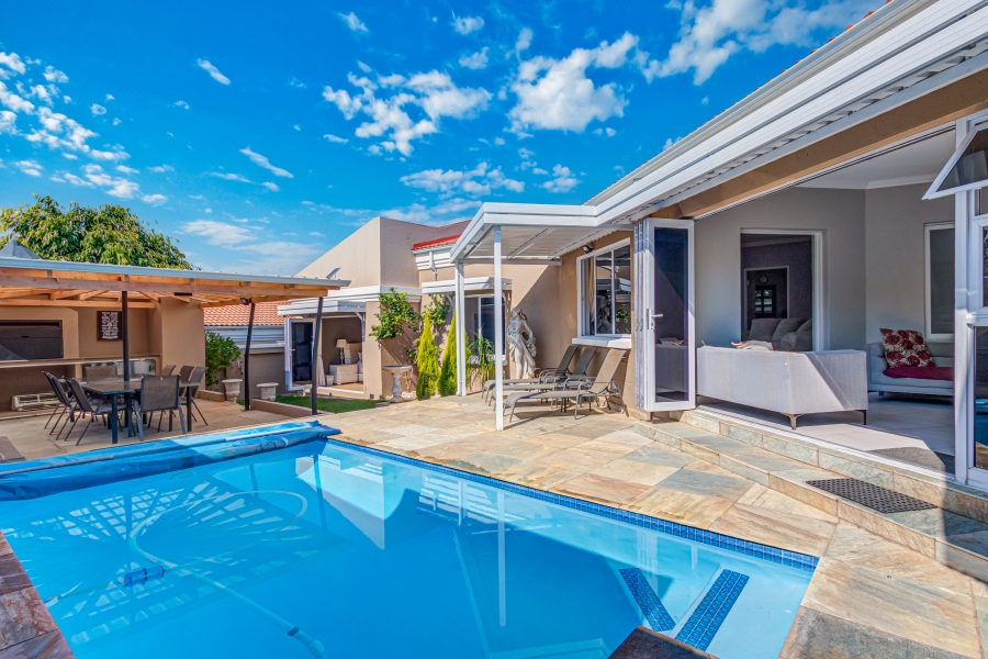 4 Bedroom Property for Sale in Lonehill Gauteng
