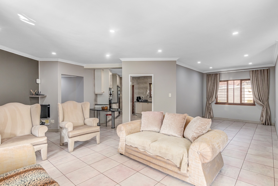 4 Bedroom Property for Sale in Lonehill Gauteng