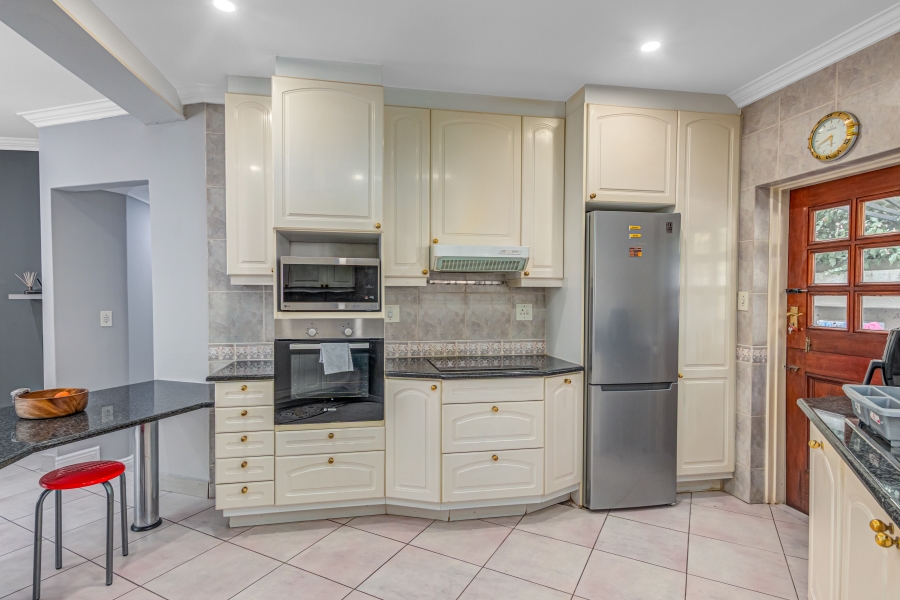 4 Bedroom Property for Sale in Lonehill Gauteng