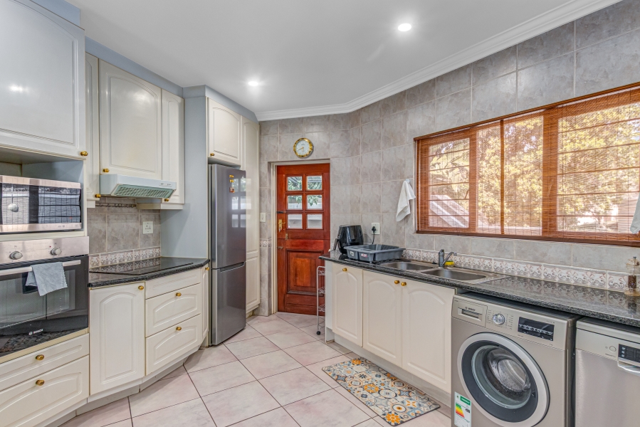 4 Bedroom Property for Sale in Lonehill Gauteng
