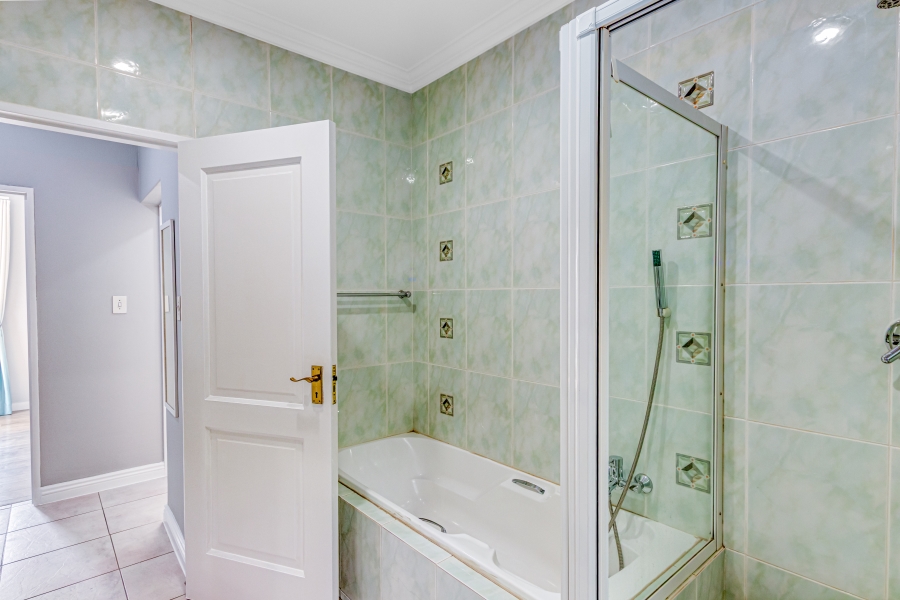 4 Bedroom Property for Sale in Lonehill Gauteng