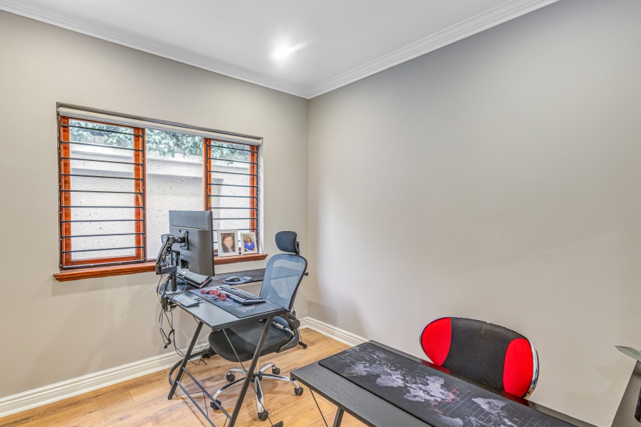 4 Bedroom Property for Sale in Lonehill Gauteng
