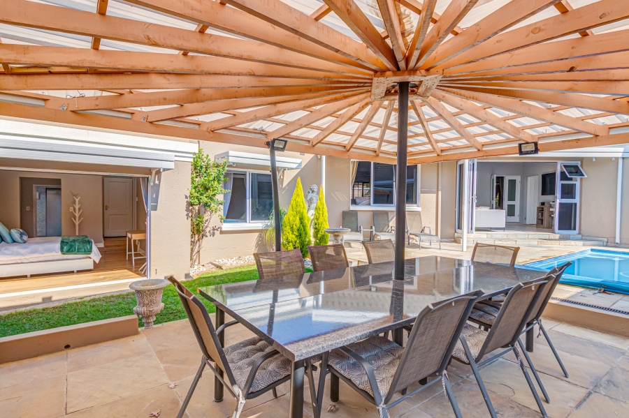 4 Bedroom Property for Sale in Lonehill Gauteng