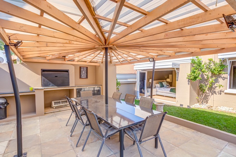4 Bedroom Property for Sale in Lonehill Gauteng
