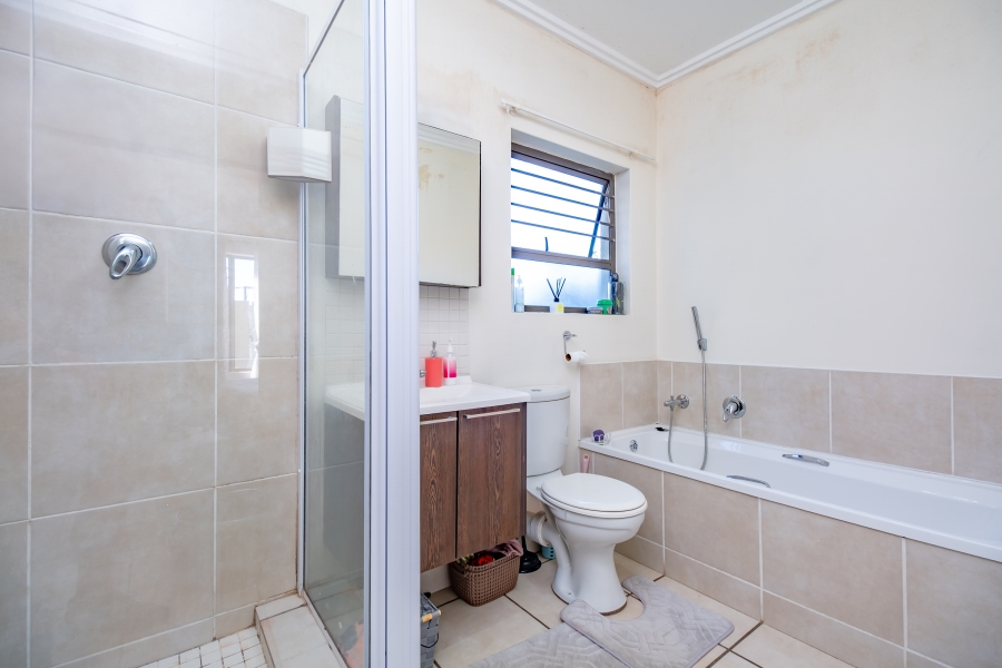 1 Bedroom Property for Sale in Lonehill Gauteng