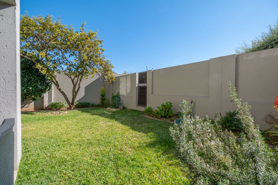 1 Bedroom Property for Sale in Lonehill Gauteng