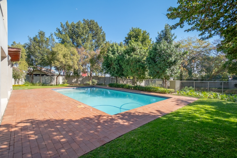 1 Bedroom Property for Sale in Lonehill Gauteng