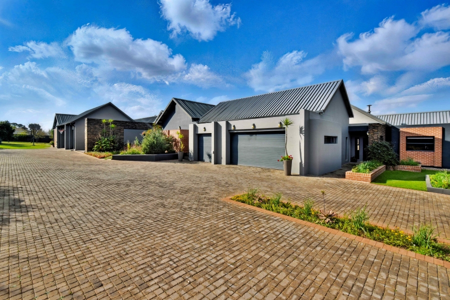 10 Bedroom Property for Sale in Dunblane Lifestyle and Equestrian Estate Gauteng