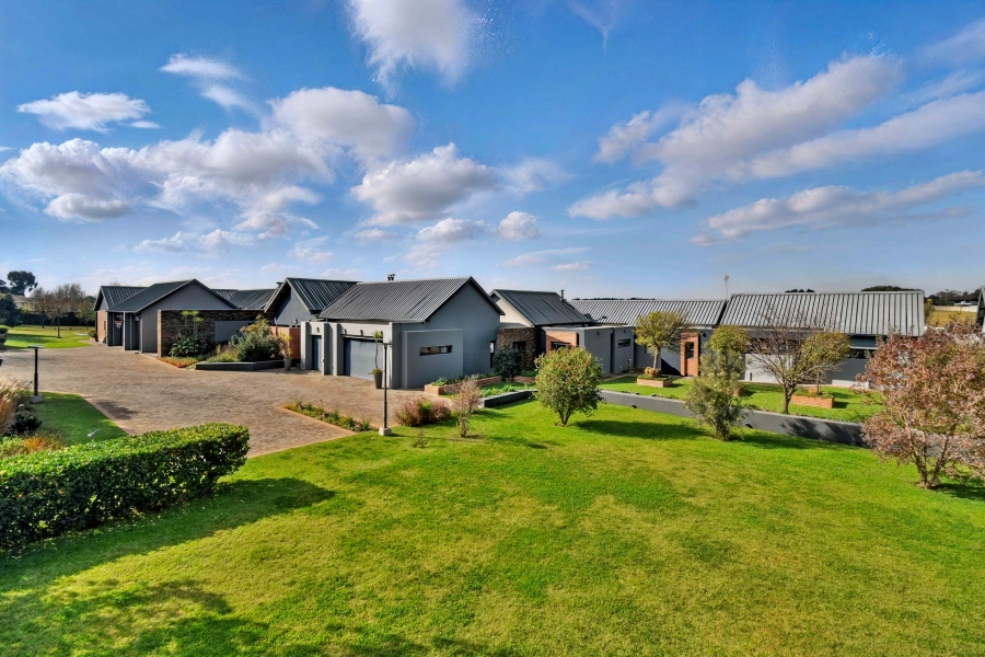 10 Bedroom Property for Sale in Dunblane Lifestyle and Equestrian Estate Gauteng