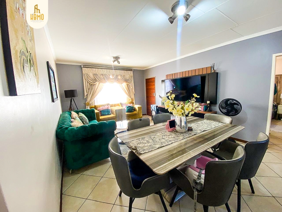 3 Bedroom Property for Sale in Monavoni A H Gauteng