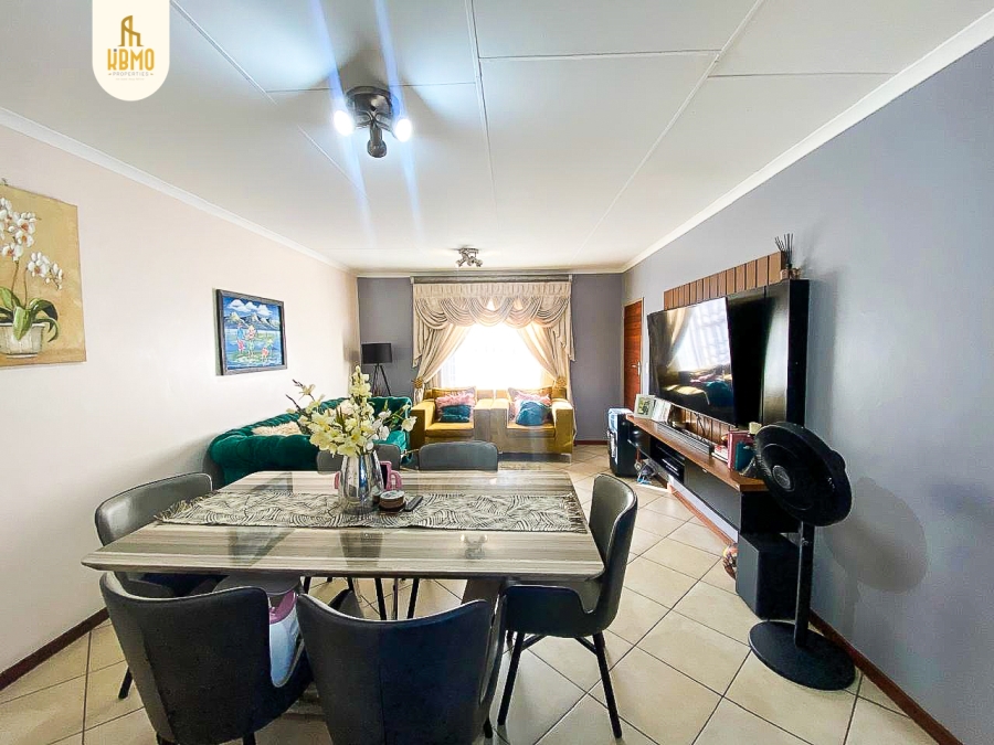 3 Bedroom Property for Sale in Monavoni A H Gauteng