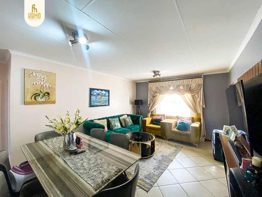 3 Bedroom Property for Sale in Monavoni A H Gauteng