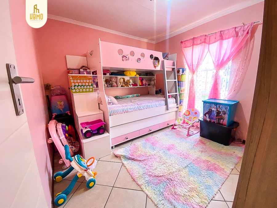 3 Bedroom Property for Sale in Monavoni A H Gauteng