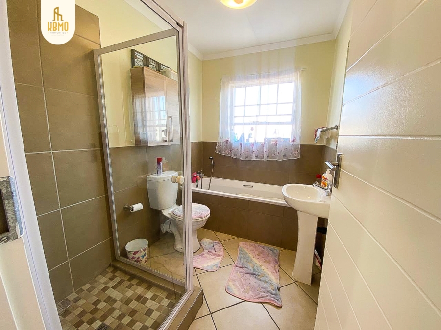 3 Bedroom Property for Sale in Monavoni A H Gauteng