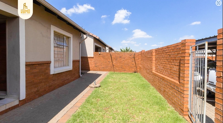 3 Bedroom Property for Sale in Monavoni A H Gauteng