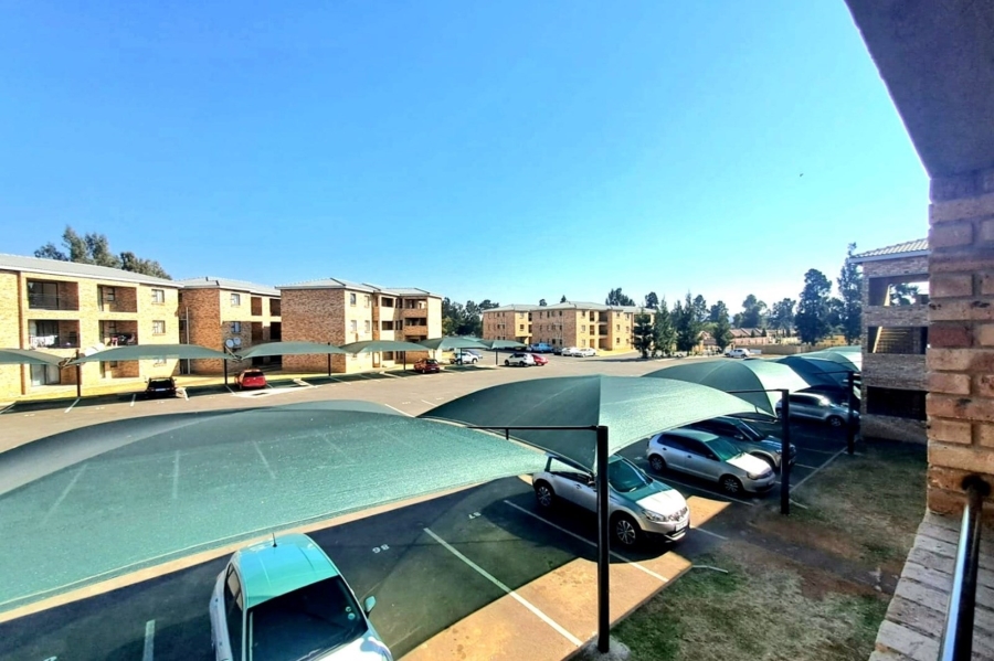 2 Bedroom Property for Sale in Albertsdal Gauteng